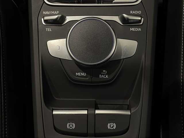 アウディ Ｑ２ 1stエディション 新潟県 2021(令3)年 3万km グレー 限定車125台/Sラインプラスパッケージ/・アルミホイール5スポークYデザイン/・スポーツサスペンション/・アンビエントライディング/・LEDヘッドライト/・ヘッドライディングブラック/ブラックスタイリングパッケージ/ナビげーションパッケージ/・MMIナビゲーション/・TV/CD/BT/バーチャルコックピット/オートマチックテールゲート/アウディコネクト/コンビニエンス＆アシスタンスパッケージ/アクティブクルーズコントロール/リヤビューカメラ/アウディパーキングシステム/パ－キングエイド/アクティブ・ドライビング・アシスト/サイドアシスト/アクティブレーンアシスト/ETC2.0/ドライブレコーダー/シートヒーター