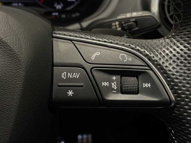 アウディ Ｑ２ 1stエディション 新潟県 2021(令3)年 3万km グレー 限定車125台/Sラインプラスパッケージ/・アルミホイール5スポークYデザイン/・スポーツサスペンション/・アンビエントライディング/・LEDヘッドライト/・ヘッドライディングブラック/ブラックスタイリングパッケージ/ナビげーションパッケージ/・MMIナビゲーション/・TV/CD/BT/バーチャルコックピット/オートマチックテールゲート/アウディコネクト/コンビニエンス＆アシスタンスパッケージ/アクティブクルーズコントロール/リヤビューカメラ/アウディパーキングシステム/パ－キングエイド/アクティブ・ドライビング・アシスト/サイドアシスト/アクティブレーンアシスト/ETC2.0/ドライブレコーダー/シートヒーター