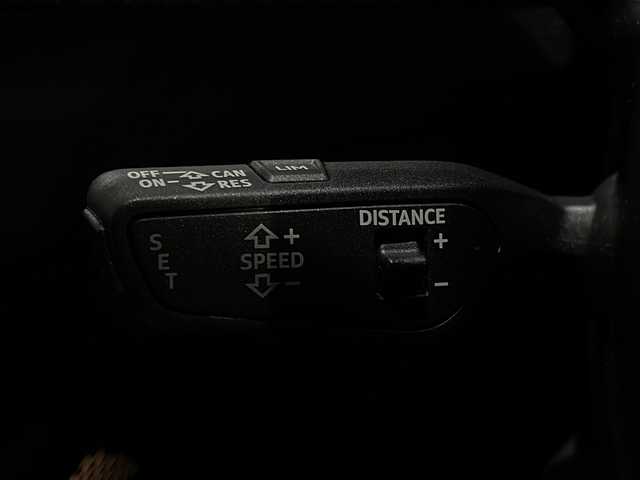 アウディ Ｑ２ 1stエディション 新潟県 2021(令3)年 3万km グレー 限定車125台/Sラインプラスパッケージ/・アルミホイール5スポークYデザイン/・スポーツサスペンション/・アンビエントライディング/・LEDヘッドライト/・ヘッドライディングブラック/ブラックスタイリングパッケージ/ナビげーションパッケージ/・MMIナビゲーション/・TV/CD/BT/バーチャルコックピット/オートマチックテールゲート/アウディコネクト/コンビニエンス＆アシスタンスパッケージ/アクティブクルーズコントロール/リヤビューカメラ/アウディパーキングシステム/パ－キングエイド/アクティブ・ドライビング・アシスト/サイドアシスト/アクティブレーンアシスト/ETC2.0/ドライブレコーダー/シートヒーター