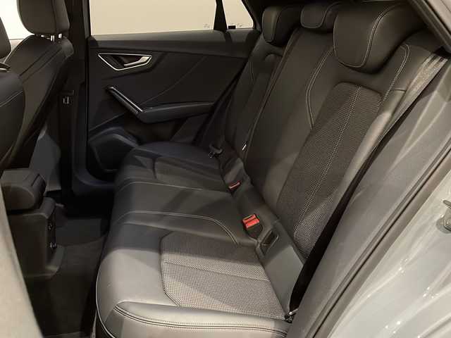 アウディ Ｑ２ 1stエディション 新潟県 2021(令3)年 3万km グレー 限定車125台/Sラインプラスパッケージ/・アルミホイール5スポークYデザイン/・スポーツサスペンション/・アンビエントライディング/・LEDヘッドライト/・ヘッドライディングブラック/ブラックスタイリングパッケージ/ナビげーションパッケージ/・MMIナビゲーション/・TV/CD/BT/バーチャルコックピット/オートマチックテールゲート/アウディコネクト/コンビニエンス＆アシスタンスパッケージ/アクティブクルーズコントロール/リヤビューカメラ/アウディパーキングシステム/パ－キングエイド/アクティブ・ドライビング・アシスト/サイドアシスト/アクティブレーンアシスト/ETC2.0/ドライブレコーダー/シートヒーター