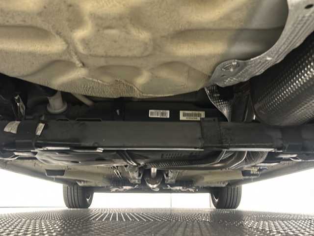 シトロエン Ｃ３ エアクロス オリジンズ 新潟県 2019(令1)年 1万km 白 100周年記念仕様車/C3 AIRCORSS SUV ORIGINS 仕様/・オリジンズロゴステッカー（フロントドア）/・ブロンズカラーアクセント（ドアミラー／ヘッドライトベゼル）/・ブロンズアクセント入りダッシュボード/・テールゲートエンブレムステッカー/・ホワイトリアクオーターパネルステッカー/・ブロンズステッチ入りファブリックコンビネーションシート（グレー／ブラック／ホワイト）/・オリジンズロゴ入りフロントシートタグ/・ブラックドアミラー/・ブラックルーフ＆ルーフレール/・グリップコントロール（ヒルディセントコントロール付き）/・専用フロアマット/・17インチアロイホイール/ナビゲーションシステム/・TV/USB/リヤビューカメラ/レーンディパーチャーウォーニング/パークアシスト/インテリジェントハイビーム/パーキングセンサー/ブラインドスポットモニター/ACC/ドライブレコーダー