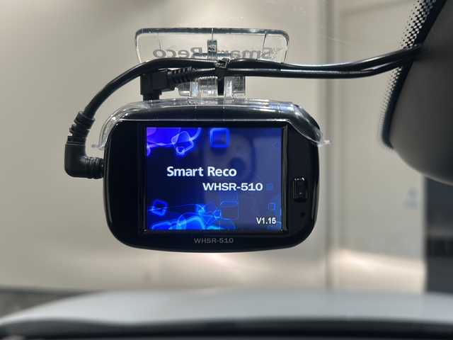 シトロエン Ｃ３ エアクロス オリジンズ 新潟県 2019(令1)年 1万km 白 100周年記念仕様車/C3 AIRCORSS SUV ORIGINS 仕様/・オリジンズロゴステッカー（フロントドア）/・ブロンズカラーアクセント（ドアミラー／ヘッドライトベゼル）/・ブロンズアクセント入りダッシュボード/・テールゲートエンブレムステッカー/・ホワイトリアクオーターパネルステッカー/・ブロンズステッチ入りファブリックコンビネーションシート（グレー／ブラック／ホワイト）/・オリジンズロゴ入りフロントシートタグ/・ブラックドアミラー/・ブラックルーフ＆ルーフレール/・グリップコントロール（ヒルディセントコントロール付き）/・専用フロアマット/・17インチアロイホイール/ナビゲーションシステム/・TV/USB/リヤビューカメラ/レーンディパーチャーウォーニング/パークアシスト/インテリジェントハイビーム/パーキングセンサー/ブラインドスポットモニター/ACC/ドライブレコーダー