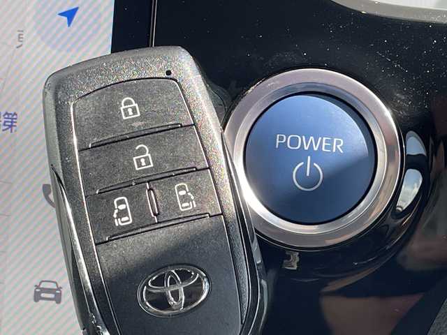 トヨタ ノア ハイブリッド S－Z 愛知県 2023(令5)年 2.2万km アティチュードブラックマイカ 純正10.5型ディスプレイオーディオナビ/両側パワースライドドア/レーダークルーズコントロール/シートヒーター/バックカメラ/コーナーセンサー/純正アルミホイール/ブラインドスポットモニター/ETC2.0/LEDヘッドライト/リアオートエアコン/オートマチックハイビーム/ドライブレコーダー/衝突軽減システム/フルセグ/CD DVD/Bluetooth/ステアリングスイッチ/スマートキー/プッシュスタート