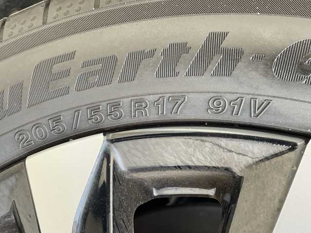 トヨタ ノア ハイブリッド S－Z 愛知県 2023(令5)年 2.2万km アティチュードブラックマイカ 純正10.5型ディスプレイオーディオナビ/両側パワースライドドア/レーダークルーズコントロール/シートヒーター/バックカメラ/コーナーセンサー/純正アルミホイール/ブラインドスポットモニター/ETC2.0/LEDヘッドライト/リアオートエアコン/オートマチックハイビーム/ドライブレコーダー/衝突軽減システム/フルセグ/CD DVD/Bluetooth/ステアリングスイッチ/スマートキー/プッシュスタート