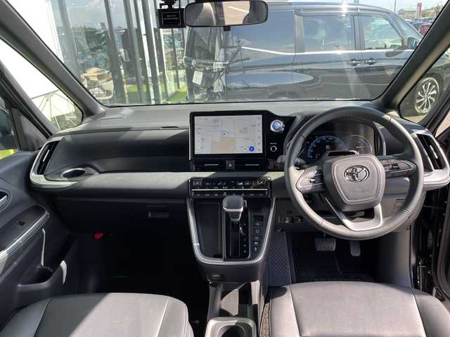 トヨタ ノア ハイブリッド S－Z 愛知県 2023(令5)年 2.2万km アティチュードブラックマイカ 純正10.5型ディスプレイオーディオナビ/両側パワースライドドア/レーダークルーズコントロール/シートヒーター/バックカメラ/コーナーセンサー/純正アルミホイール/ブラインドスポットモニター/ETC2.0/LEDヘッドライト/リアオートエアコン/オートマチックハイビーム/ドライブレコーダー/衝突軽減システム/フルセグ/CD DVD/Bluetooth/ステアリングスイッチ/スマートキー/プッシュスタート