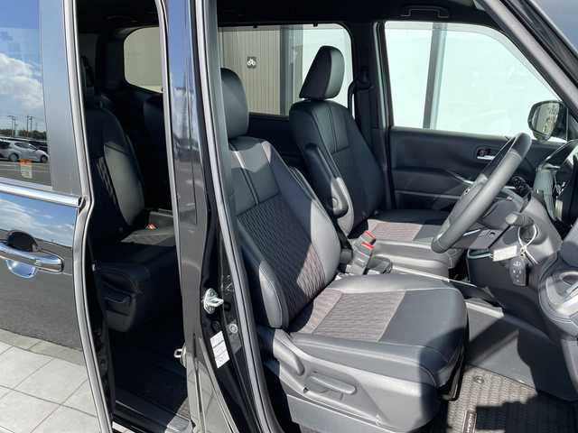 トヨタ ノア ハイブリッド S－Z 愛知県 2023(令5)年 2.2万km アティチュードブラックマイカ 純正10.5型ディスプレイオーディオナビ/両側パワースライドドア/レーダークルーズコントロール/シートヒーター/バックカメラ/コーナーセンサー/純正アルミホイール/ブラインドスポットモニター/ETC2.0/LEDヘッドライト/リアオートエアコン/オートマチックハイビーム/ドライブレコーダー/衝突軽減システム/フルセグ/CD DVD/Bluetooth/ステアリングスイッチ/スマートキー/プッシュスタート