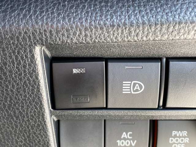 トヨタ ノア ハイブリッド S－Z 愛知県 2023(令5)年 2.2万km アティチュードブラックマイカ 純正10.5型ディスプレイオーディオナビ/両側パワースライドドア/レーダークルーズコントロール/シートヒーター/バックカメラ/コーナーセンサー/純正アルミホイール/ブラインドスポットモニター/ETC2.0/LEDヘッドライト/リアオートエアコン/オートマチックハイビーム/ドライブレコーダー/衝突軽減システム/フルセグ/CD DVD/Bluetooth/ステアリングスイッチ/スマートキー/プッシュスタート