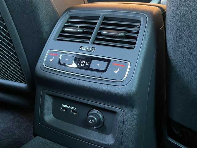 アウディ Ａ５ SB 40TDIクワトロ Sライン 愛知県 2022(令4)年 4.5万km デイトナグレーパールエフェクト コンフォートパッケージ/アウディブラックスタイリングパッケージ/パークアシスト/全席シートヒーター/ステアリングヒーター/純正ナビ/フルセグTV/サラウンドビューカメラ/Bluetooth/AppleCarPlay/純正19インチアルミ/ETC