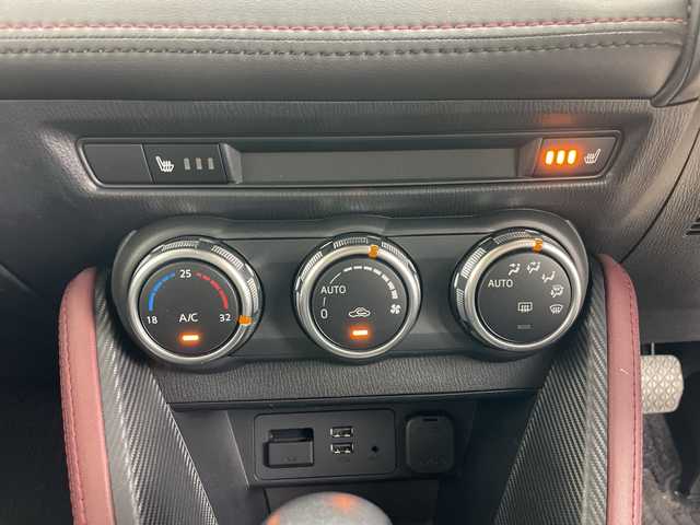 マツダ ＣＸ－３ XD ツーリング 道央・札幌 2015(平27)年 1.4万km ソウルレッドプレミアムメタリック ・4WD/・ワンオーナー/・寒冷地仕様/・純正ナビ（BT）/・バックカメラ/・衝突被害軽減ブレーキ/・クルーズコントロール/・パドルシフト/・ブラインドスポットモニター/・ヘッドアップディスプレイ/・前席シートヒーター/・ハーフレザーシート/・デジタルインナーミラー型社外ドライブレコーダー前後/・オートマチックハイビーム/・オートライト/・LEDヘッドライト/・スマートキー/・プッシュスタート