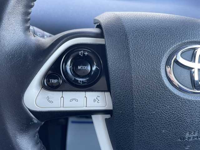 トヨタ プリウス S 宮城県 2016(平28)年 12.7万km アティチュードブラックマイカ (株)IDOMが運営する【じしゃロン仙台店】の自社ローン対象車両になります。こちらは現金ご利用時の価格です。自社ローンご希望の方は別途その旨お申付け下さい。/サンルーフ/SDナビ/フルセグ/Bluetooth/バックカメラ/クルコン/TSS/ETC/LEDヘッドライト