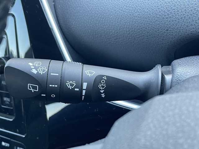 トヨタ プリウス S 宮城県 2016(平28)年 12.7万km アティチュードブラックマイカ (株)IDOMが運営する【じしゃロン仙台店】の自社ローン対象車両になります。こちらは現金ご利用時の価格です。自社ローンご希望の方は別途その旨お申付け下さい。/サンルーフ/SDナビ/フルセグ/Bluetooth/バックカメラ/クルコン/TSS/ETC/LEDヘッドライト