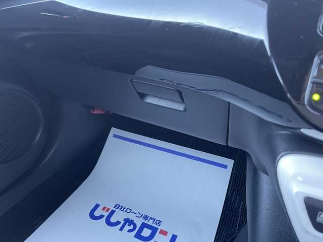 トヨタ プリウス S 宮城県 2016(平28)年 12.7万km アティチュードブラックマイカ (株)IDOMが運営する【じしゃロン仙台店】の自社ローン対象車両になります。こちらは現金ご利用時の価格です。自社ローンご希望の方は別途その旨お申付け下さい。/サンルーフ/SDナビ/フルセグ/Bluetooth/バックカメラ/クルコン/TSS/ETC/LEDヘッドライト