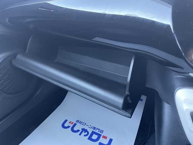 トヨタ プリウス S 宮城県 2016(平28)年 12.7万km アティチュードブラックマイカ (株)IDOMが運営する【じしゃロン仙台店】の自社ローン対象車両になります。こちらは現金ご利用時の価格です。自社ローンご希望の方は別途その旨お申付け下さい。/サンルーフ/SDナビ/フルセグ/Bluetooth/バックカメラ/クルコン/TSS/ETC/LEDヘッドライト