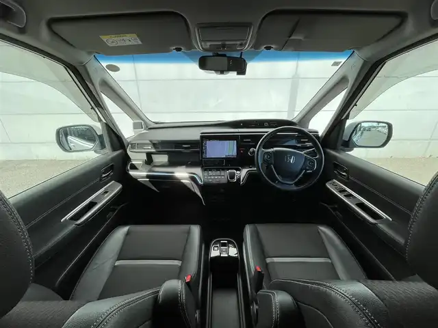 ホンダ ステップワゴン スパーダ ハイブリッド G EX ホンダセンシング 千葉県 2019(令1)年 6.9万km プラチナホワイトパール ホンダセンシング/・衝突軽減ブレーキ/レーンキープアシスト/・レーダークルーズコントロール/誤発進抑制/・先行車発進お知らせ/標識認識機能/純正フリップダウンモニター/純正10インチナビ(VXU-197SWi)/・フルセグ/BT/DVD/CD/USB/バックカメラ/ステアリングスイッチ/ETC/アイドリングストップ/両側パワースライドドア/電動パーキングブレーキ/ハーフレザーシート/シートヒーター(D/N席)/LEDヘッドライト/オートライト/フォグライト/スマートキー/プッシュスタート/純正フロアマット/純正16インチAW