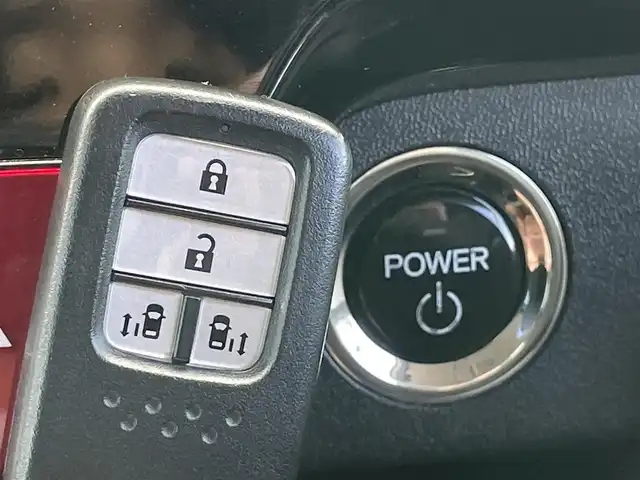 ホンダ ステップワゴン スパーダ ハイブリッド G EX ホンダセンシング 千葉県 2019(令1)年 6.9万km プラチナホワイトパール ホンダセンシング/・衝突軽減ブレーキ/レーンキープアシスト/・レーダークルーズコントロール/誤発進抑制/・先行車発進お知らせ/標識認識機能/純正フリップダウンモニター/純正10インチナビ(VXU-197SWi)/・フルセグ/BT/DVD/CD/USB/バックカメラ/ステアリングスイッチ/ETC/アイドリングストップ/両側パワースライドドア/電動パーキングブレーキ/ハーフレザーシート/シートヒーター(D/N席)/LEDヘッドライト/オートライト/フォグライト/スマートキー/プッシュスタート/純正フロアマット/純正16インチAW