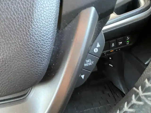 ホンダ ステップワゴン スパーダ ハイブリッド G EX ホンダセンシング 千葉県 2019(令1)年 6.9万km プラチナホワイトパール ホンダセンシング/・衝突軽減ブレーキ/レーンキープアシスト/・レーダークルーズコントロール/誤発進抑制/・先行車発進お知らせ/標識認識機能/純正フリップダウンモニター/純正10インチナビ(VXU-197SWi)/・フルセグ/BT/DVD/CD/USB/バックカメラ/ステアリングスイッチ/ETC/アイドリングストップ/両側パワースライドドア/電動パーキングブレーキ/ハーフレザーシート/シートヒーター(D/N席)/LEDヘッドライト/オートライト/フォグライト/スマートキー/プッシュスタート/純正フロアマット/純正16インチAW