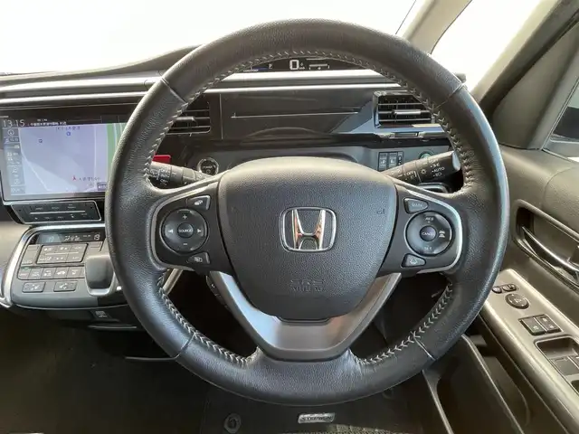 ホンダ ステップワゴン スパーダ ハイブリッド G EX ホンダセンシング 千葉県 2019(令1)年 6.9万km プラチナホワイトパール ホンダセンシング/・衝突軽減ブレーキ/レーンキープアシスト/・レーダークルーズコントロール/誤発進抑制/・先行車発進お知らせ/標識認識機能/純正フリップダウンモニター/純正10インチナビ(VXU-197SWi)/・フルセグ/BT/DVD/CD/USB/バックカメラ/ステアリングスイッチ/ETC/アイドリングストップ/両側パワースライドドア/電動パーキングブレーキ/ハーフレザーシート/シートヒーター(D/N席)/LEDヘッドライト/オートライト/フォグライト/スマートキー/プッシュスタート/純正フロアマット/純正16インチAW