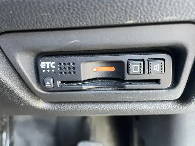 ホンダ ステップワゴン スパーダ ハイブリッド G EX ホンダセンシング 千葉県 2019(令1)年 6.9万km プラチナホワイトパール ホンダセンシング/・衝突軽減ブレーキ/レーンキープアシスト/・レーダークルーズコントロール/誤発進抑制/・先行車発進お知らせ/標識認識機能/純正フリップダウンモニター/純正10インチナビ(VXU-197SWi)/・フルセグ/BT/DVD/CD/USB/バックカメラ/ステアリングスイッチ/ETC/アイドリングストップ/両側パワースライドドア/電動パーキングブレーキ/ハーフレザーシート/シートヒーター(D/N席)/LEDヘッドライト/オートライト/フォグライト/スマートキー/プッシュスタート/純正フロアマット/純正16インチAW