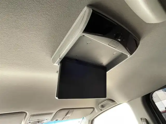 ホンダ ステップワゴン スパーダ ハイブリッド G EX ホンダセンシング 千葉県 2019(令1)年 6.9万km プラチナホワイトパール ホンダセンシング/・衝突軽減ブレーキ/レーンキープアシスト/・レーダークルーズコントロール/誤発進抑制/・先行車発進お知らせ/標識認識機能/純正フリップダウンモニター/純正10インチナビ(VXU-197SWi)/・フルセグ/BT/DVD/CD/USB/バックカメラ/ステアリングスイッチ/ETC/アイドリングストップ/両側パワースライドドア/電動パーキングブレーキ/ハーフレザーシート/シートヒーター(D/N席)/LEDヘッドライト/オートライト/フォグライト/スマートキー/プッシュスタート/純正フロアマット/純正16インチAW