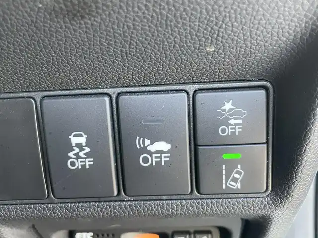 ホンダ ステップワゴン スパーダ ハイブリッド G EX ホンダセンシング 千葉県 2019(令1)年 6.9万km プラチナホワイトパール ホンダセンシング/・衝突軽減ブレーキ/レーンキープアシスト/・レーダークルーズコントロール/誤発進抑制/・先行車発進お知らせ/標識認識機能/純正フリップダウンモニター/純正10インチナビ(VXU-197SWi)/・フルセグ/BT/DVD/CD/USB/バックカメラ/ステアリングスイッチ/ETC/アイドリングストップ/両側パワースライドドア/電動パーキングブレーキ/ハーフレザーシート/シートヒーター(D/N席)/LEDヘッドライト/オートライト/フォグライト/スマートキー/プッシュスタート/純正フロアマット/純正16インチAW