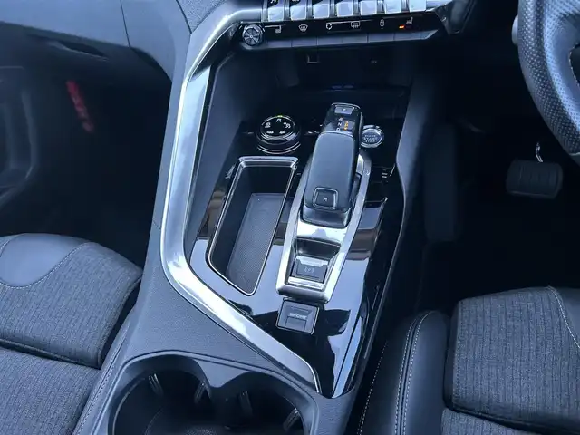 プジョー ３００８ GTライン ブルー HDi 茨城県 2021(令3)年 4.3万km パール ワンオ-ナ- /半革 /シ-トヒ-タ- /M付PWシ-ト /CarPlay /BT/USB /バック/サイドカメラ /パ-クディスタンス /衝突軽減B /ACC /レ-ンキ-プアシスト /ブラインドスポットモニタ- /パワ-テ-ルゲ-ト /LEDヘッドライト /オ-トハイビ-ム /ETC/前後ドラレコ/パドルシフト/禁煙車