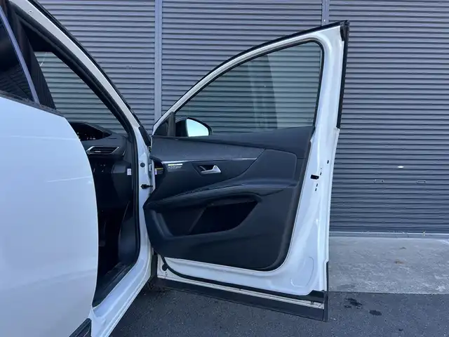 プジョー ３００８ GTライン ブルー HDi 茨城県 2021(令3)年 4.3万km パール ワンオ-ナ- /半革 /シ-トヒ-タ- /M付PWシ-ト /CarPlay /BT/USB /バック/サイドカメラ /パ-クディスタンス /衝突軽減B /ACC /レ-ンキ-プアシスト /ブラインドスポットモニタ- /パワ-テ-ルゲ-ト /LEDヘッドライト /オ-トハイビ-ム /ETC/前後ドラレコ/パドルシフト/禁煙車