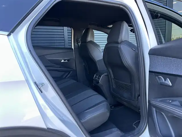 プジョー ３００８ GTライン ブルー HDi 茨城県 2021(令3)年 4.3万km パール ワンオ-ナ- /半革 /シ-トヒ-タ- /M付PWシ-ト /CarPlay /BT/USB /バック/サイドカメラ /パ-クディスタンス /衝突軽減B /ACC /レ-ンキ-プアシスト /ブラインドスポットモニタ- /パワ-テ-ルゲ-ト /LEDヘッドライト /オ-トハイビ-ム /ETC/前後ドラレコ/パドルシフト/禁煙車