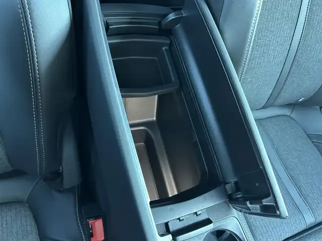 プジョー ３００８ GTライン ブルー HDi 茨城県 2021(令3)年 4.3万km パール ワンオ-ナ- /半革 /シ-トヒ-タ- /M付PWシ-ト /CarPlay /BT/USB /バック/サイドカメラ /パ-クディスタンス /衝突軽減B /ACC /レ-ンキ-プアシスト /ブラインドスポットモニタ- /パワ-テ-ルゲ-ト /LEDヘッドライト /オ-トハイビ-ム /ETC/前後ドラレコ/パドルシフト/禁煙車