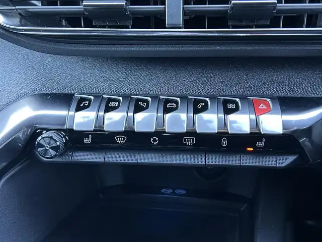 プジョー ３００８ GTライン ブルー HDi 茨城県 2021(令3)年 4.3万km パール ワンオ-ナ- /半革 /シ-トヒ-タ- /M付PWシ-ト /CarPlay /BT/USB /バック/サイドカメラ /パ-クディスタンス /衝突軽減B /ACC /レ-ンキ-プアシスト /ブラインドスポットモニタ- /パワ-テ-ルゲ-ト /LEDヘッドライト /オ-トハイビ-ム /ETC/前後ドラレコ/パドルシフト/禁煙車