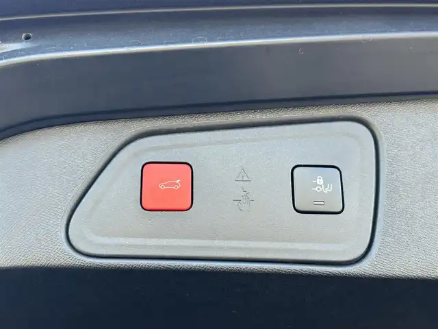 プジョー ３００８ GTライン ブルー HDi 茨城県 2021(令3)年 4.3万km パール ワンオ-ナ- /半革 /シ-トヒ-タ- /M付PWシ-ト /CarPlay /BT/USB /バック/サイドカメラ /パ-クディスタンス /衝突軽減B /ACC /レ-ンキ-プアシスト /ブラインドスポットモニタ- /パワ-テ-ルゲ-ト /LEDヘッドライト /オ-トハイビ-ム /ETC/前後ドラレコ/パドルシフト/禁煙車