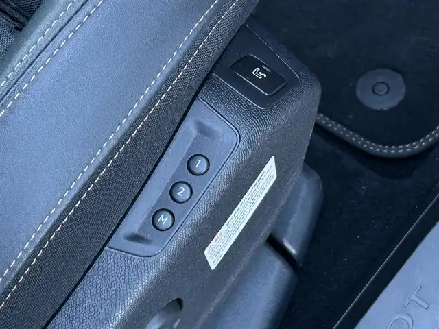 プジョー ３００８ GTライン ブルー HDi 茨城県 2021(令3)年 4.3万km パール ワンオ-ナ- /半革 /シ-トヒ-タ- /M付PWシ-ト /CarPlay /BT/USB /バック/サイドカメラ /パ-クディスタンス /衝突軽減B /ACC /レ-ンキ-プアシスト /ブラインドスポットモニタ- /パワ-テ-ルゲ-ト /LEDヘッドライト /オ-トハイビ-ム /ETC/前後ドラレコ/パドルシフト/禁煙車