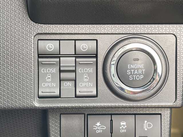 ダイハツ タント ファンクロスターボ 長野県 2024(令6)年 2.5万km ブラックマイカメタリック/サンドベージュメタリック 禁煙車/９インチスマホ連携ディスプレイオーディオ/（フルセグTV/Bluetooth/AppleCarPlay/AndroidAuto/HDMIソケット）/スマートアシスト/・衝突警報機能/・衝突回避支援ブレーキ/・ブレーキ制御機能付誤発進抑制機能/・車線逸脱抑制制御機能/・車線逸脱警報機能/・先行車発進お知らせ機能/・全車速追従機能付アダプティブクルーズコントロール/・ふらつき警報機能/・標識認識機能/・レーンキープコントロール/・コーナーセンサー/・アダプティブドライビングビーム/パノラマモニター/ビルトインETC/両側パワースライドドア/ドライブレコーダー/前席シートヒーター/革巻きステアリング/ステアリングスイッチ/電動パーキングブレーキ/ブレーキホールド/LEDヘッドライト/フォグランプ/オートライト/スマートキー/Pスタート/電動格納ミラー/純正１５インチAW/純正フロアマット/ルーフレール