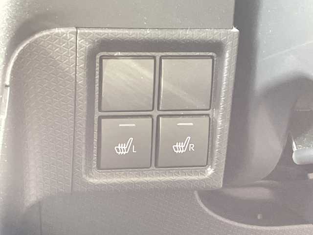 ダイハツ タント ファンクロスターボ 長野県 2024(令6)年 2.5万km ブラックマイカメタリック/サンドベージュメタリック 禁煙車/９インチスマホ連携ディスプレイオーディオ/（フルセグTV/Bluetooth/AppleCarPlay/AndroidAuto/HDMIソケット）/スマートアシスト/・衝突警報機能/・衝突回避支援ブレーキ/・ブレーキ制御機能付誤発進抑制機能/・車線逸脱抑制制御機能/・車線逸脱警報機能/・先行車発進お知らせ機能/・全車速追従機能付アダプティブクルーズコントロール/・ふらつき警報機能/・標識認識機能/・レーンキープコントロール/・コーナーセンサー/・アダプティブドライビングビーム/パノラマモニター/ビルトインETC/両側パワースライドドア/ドライブレコーダー/前席シートヒーター/革巻きステアリング/ステアリングスイッチ/電動パーキングブレーキ/ブレーキホールド/LEDヘッドライト/フォグランプ/オートライト/スマートキー/Pスタート/電動格納ミラー/純正１５インチAW/純正フロアマット/ルーフレール