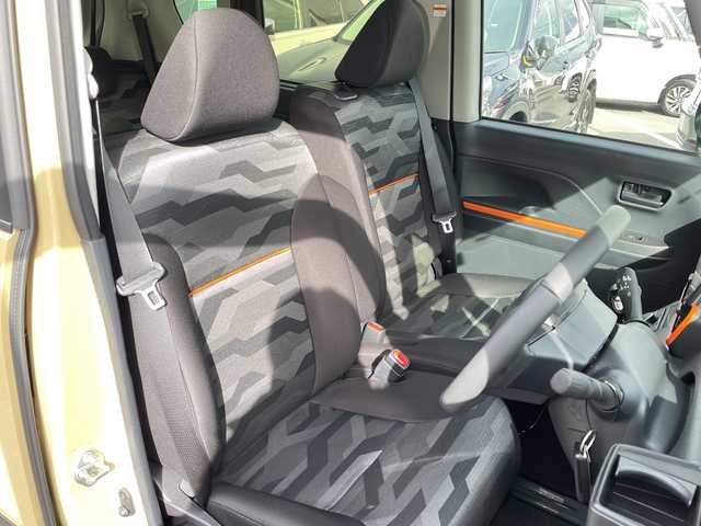 ダイハツ タント ファンクロスターボ 長野県 2024(令6)年 2.5万km ブラックマイカメタリック/サンドベージュメタリック 禁煙車/９インチスマホ連携ディスプレイオーディオ/（フルセグTV/Bluetooth/AppleCarPlay/AndroidAuto/HDMIソケット）/スマートアシスト/・衝突警報機能/・衝突回避支援ブレーキ/・ブレーキ制御機能付誤発進抑制機能/・車線逸脱抑制制御機能/・車線逸脱警報機能/・先行車発進お知らせ機能/・全車速追従機能付アダプティブクルーズコントロール/・ふらつき警報機能/・標識認識機能/・レーンキープコントロール/・コーナーセンサー/・アダプティブドライビングビーム/パノラマモニター/ビルトインETC/両側パワースライドドア/ドライブレコーダー/前席シートヒーター/革巻きステアリング/ステアリングスイッチ/電動パーキングブレーキ/ブレーキホールド/LEDヘッドライト/フォグランプ/オートライト/スマートキー/Pスタート/電動格納ミラー/純正１５インチAW/純正フロアマット/ルーフレール