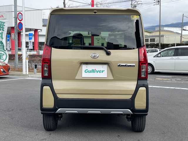 ダイハツ タント ファンクロスターボ 長野県 2024(令6)年 2.5万km ブラックマイカメタリック/サンドベージュメタリック 禁煙車/９インチスマホ連携ディスプレイオーディオ/（フルセグTV/Bluetooth/AppleCarPlay/AndroidAuto/HDMIソケット）/スマートアシスト/・衝突警報機能/・衝突回避支援ブレーキ/・ブレーキ制御機能付誤発進抑制機能/・車線逸脱抑制制御機能/・車線逸脱警報機能/・先行車発進お知らせ機能/・全車速追従機能付アダプティブクルーズコントロール/・ふらつき警報機能/・標識認識機能/・レーンキープコントロール/・コーナーセンサー/・アダプティブドライビングビーム/パノラマモニター/ビルトインETC/両側パワースライドドア/ドライブレコーダー/前席シートヒーター/革巻きステアリング/ステアリングスイッチ/電動パーキングブレーキ/ブレーキホールド/LEDヘッドライト/フォグランプ/オートライト/スマートキー/Pスタート/電動格納ミラー/純正１５インチAW/純正フロアマット/ルーフレール