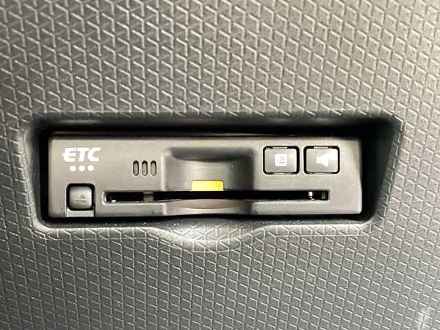 ダイハツ タント ファンクロスターボ 長野県 2024(令6)年 2.5万km ブラックマイカメタリック/サンドベージュメタリック 禁煙車/９インチスマホ連携ディスプレイオーディオ/（フルセグTV/Bluetooth/AppleCarPlay/AndroidAuto/HDMIソケット）/スマートアシスト/・衝突警報機能/・衝突回避支援ブレーキ/・ブレーキ制御機能付誤発進抑制機能/・車線逸脱抑制制御機能/・車線逸脱警報機能/・先行車発進お知らせ機能/・全車速追従機能付アダプティブクルーズコントロール/・ふらつき警報機能/・標識認識機能/・レーンキープコントロール/・コーナーセンサー/・アダプティブドライビングビーム/パノラマモニター/ビルトインETC/両側パワースライドドア/ドライブレコーダー/前席シートヒーター/革巻きステアリング/ステアリングスイッチ/電動パーキングブレーキ/ブレーキホールド/LEDヘッドライト/フォグランプ/オートライト/スマートキー/Pスタート/電動格納ミラー/純正１５インチAW/純正フロアマット/ルーフレール