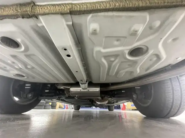 トヨタ ノア Si ダブルバイビー 滋賀県 2018(平30)年 7.3万km ホワイトパールクリスタルシャイン 純正9インチナビ/【Bluetooth/フルセグTV/CD/DVD】/純正フリップダウンモニター/バックカメラ/ETC/前後ドライブレコーダー/トヨタセーフティセンス/・プリクラッシュセーフティ/・レーンディパーチャーアラート/・オートマチックハイビーム/・先行車発進お知らせ機能/両側パワースライドドア/ハーフレザーシート/LEDライト/スマートキー/クルーズコントロール/ステアリングスイッチ