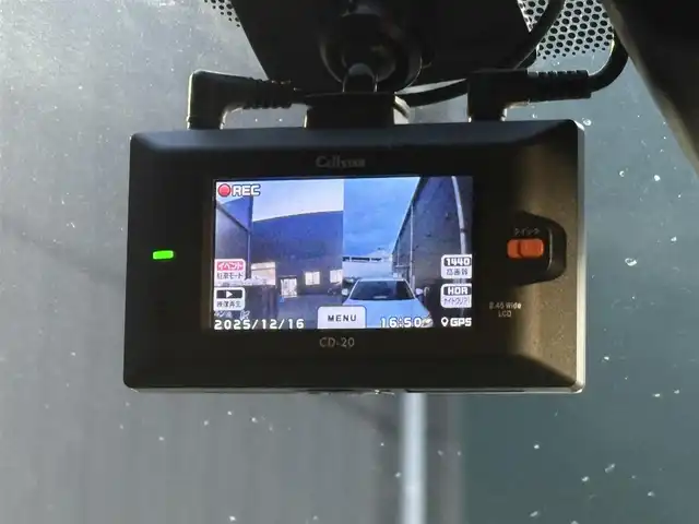 トヨタ ノア Si ダブルバイビー 滋賀県 2018(平30)年 7.3万km ホワイトパールクリスタルシャイン 純正9インチナビ/【Bluetooth/フルセグTV/CD/DVD】/純正フリップダウンモニター/バックカメラ/ETC/前後ドライブレコーダー/トヨタセーフティセンス/・プリクラッシュセーフティ/・レーンディパーチャーアラート/・オートマチックハイビーム/・先行車発進お知らせ機能/両側パワースライドドア/ハーフレザーシート/LEDライト/スマートキー/クルーズコントロール/ステアリングスイッチ