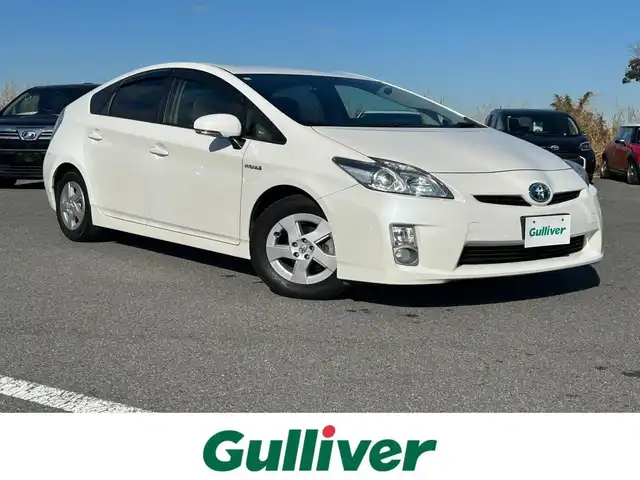 トヨタ プリウス S 奈良県 2010(平22)年 4.1万km ホワイトパールクリスタルシャイン 純正ナビ(NSCP-W62)/（ＴＶ／ＢＴ／ＣＤ／ＤＶＤ）/横滑り防止/プッシュスタート/オートライト/電動格納ミラー/ステアリングスイッチ/ＥＴＣ/純正１５インチＡＷ/スペアキーX1