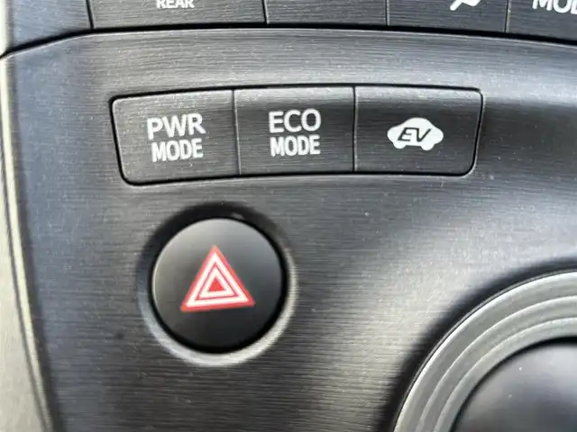 トヨタ プリウス S 奈良県 2010(平22)年 4.1万km ホワイトパールクリスタルシャイン 純正ナビ(NSCP-W62)/（ＴＶ／ＢＴ／ＣＤ／ＤＶＤ）/横滑り防止/プッシュスタート/オートライト/電動格納ミラー/ステアリングスイッチ/ＥＴＣ/純正１５インチＡＷ/スペアキーX1