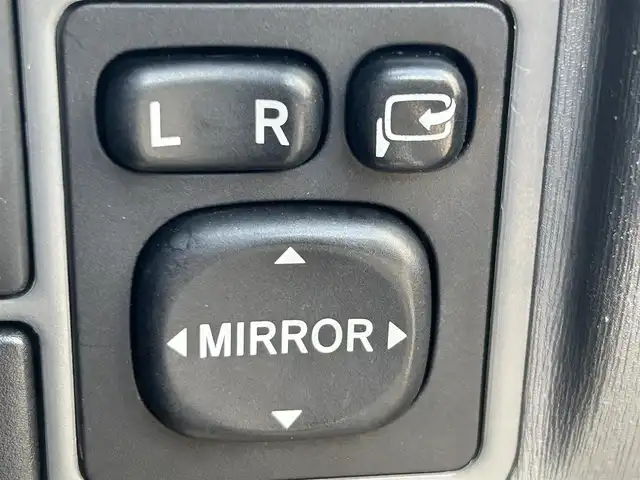 トヨタ プリウス S 奈良県 2010(平22)年 4.1万km ホワイトパールクリスタルシャイン 純正ナビ(NSCP-W62)/（ＴＶ／ＢＴ／ＣＤ／ＤＶＤ）/横滑り防止/プッシュスタート/オートライト/電動格納ミラー/ステアリングスイッチ/ＥＴＣ/純正１５インチＡＷ/スペアキーX1