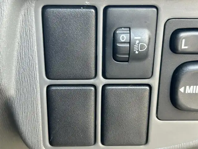 トヨタ プリウス S 奈良県 2010(平22)年 4.1万km ホワイトパールクリスタルシャイン 純正ナビ(NSCP-W62)/（ＴＶ／ＢＴ／ＣＤ／ＤＶＤ）/横滑り防止/プッシュスタート/オートライト/電動格納ミラー/ステアリングスイッチ/ＥＴＣ/純正１５インチＡＷ/スペアキーX1