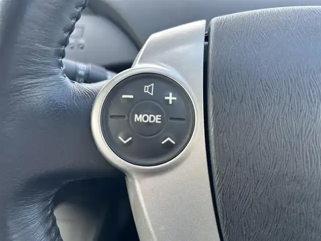 トヨタ プリウス S 奈良県 2010(平22)年 4.1万km ホワイトパールクリスタルシャイン 純正ナビ(NSCP-W62)/（ＴＶ／ＢＴ／ＣＤ／ＤＶＤ）/横滑り防止/プッシュスタート/オートライト/電動格納ミラー/ステアリングスイッチ/ＥＴＣ/純正１５インチＡＷ/スペアキーX1