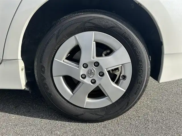 トヨタ プリウス S 奈良県 2010(平22)年 4.1万km ホワイトパールクリスタルシャイン 純正ナビ(NSCP-W62)/（ＴＶ／ＢＴ／ＣＤ／ＤＶＤ）/横滑り防止/プッシュスタート/オートライト/電動格納ミラー/ステアリングスイッチ/ＥＴＣ/純正１５インチＡＷ/スペアキーX1