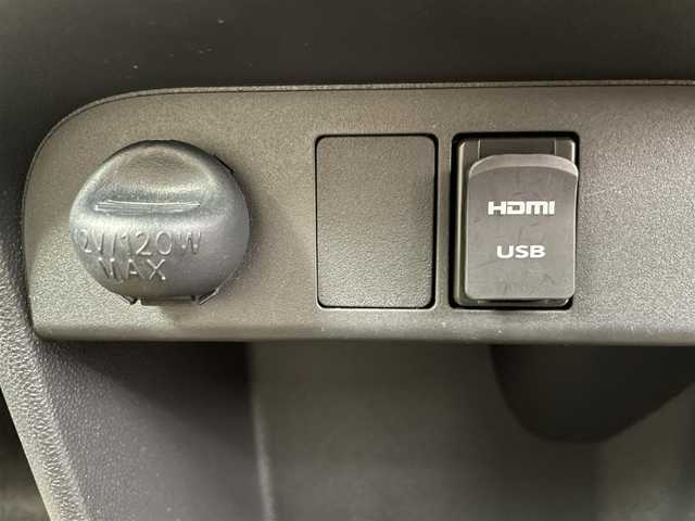 ダイハツ ムーヴ キャンバス X メイクアップ リミテッド SAⅢ 千葉県 2019(平31)年 2.6万km パールホワイトⅢ/ナチュラルベージュマイカメタリック 2トーン 禁煙車/スマートアシストIII/・衝突回避支援ブレーキ/・衝突警報機能/・オートハイビーム/・先行車発進お知らせ機能/・車線はみ出し警報/・誤発進抑制機能/・エマージェンシーストップシグナル/両側パワースライドドア/純正8インチナビ/Bluetooth/フルセグ/CD/DVD/アラウンドビューモニター/LEDオートライト/オートハイビーム/アイドリングストップ/USBポート/プッシュスタート/純正フロアマット