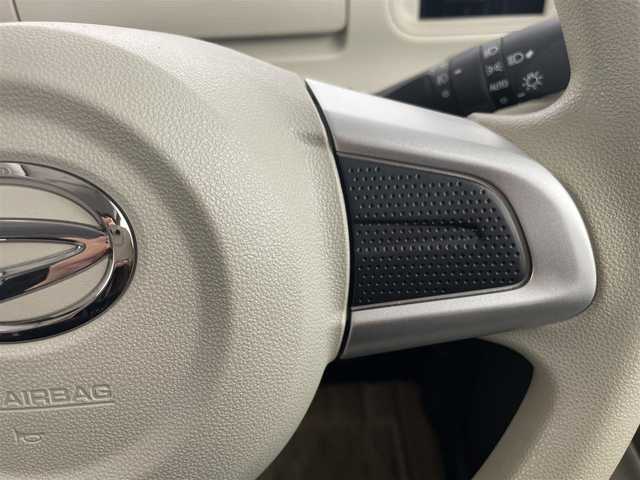 ダイハツ ムーヴ キャンバス X メイクアップ リミテッド SAⅢ 千葉県 2019(平31)年 2.6万km パールホワイトⅢ/ナチュラルベージュマイカメタリック 2トーン 禁煙車/スマートアシストIII/・衝突回避支援ブレーキ/・衝突警報機能/・オートハイビーム/・先行車発進お知らせ機能/・車線はみ出し警報/・誤発進抑制機能/・エマージェンシーストップシグナル/両側パワースライドドア/純正8インチナビ/Bluetooth/フルセグ/CD/DVD/アラウンドビューモニター/LEDオートライト/オートハイビーム/アイドリングストップ/USBポート/プッシュスタート/純正フロアマット