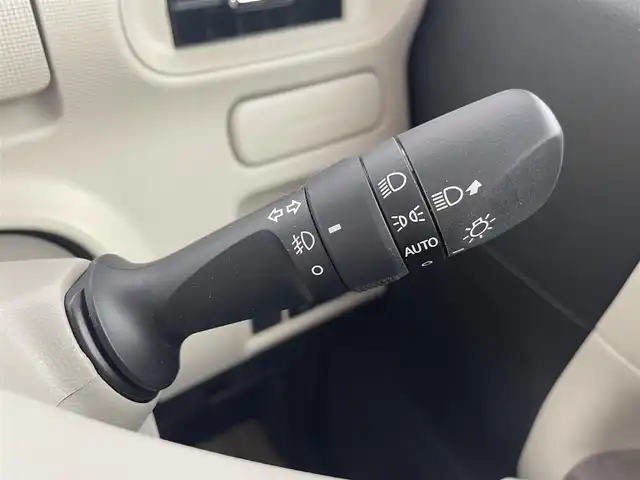 ダイハツ ムーヴ キャンバス X メイクアップ リミテッド SAⅢ 千葉県 2019(平31)年 2.6万km パールホワイトⅢ/ナチュラルベージュマイカメタリック 2トーン 禁煙車/スマートアシストIII/・衝突回避支援ブレーキ/・衝突警報機能/・オートハイビーム/・先行車発進お知らせ機能/・車線はみ出し警報/・誤発進抑制機能/・エマージェンシーストップシグナル/両側パワースライドドア/純正8インチナビ/Bluetooth/フルセグ/CD/DVD/アラウンドビューモニター/LEDオートライト/オートハイビーム/アイドリングストップ/USBポート/プッシュスタート/純正フロアマット