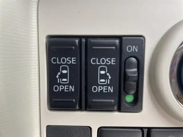 ダイハツ ムーヴ キャンバス X メイクアップ リミテッド SAⅢ 千葉県 2019(平31)年 2.6万km パールホワイトⅢ/ナチュラルベージュマイカメタリック 2トーン 禁煙車/スマートアシストIII/・衝突回避支援ブレーキ/・衝突警報機能/・オートハイビーム/・先行車発進お知らせ機能/・車線はみ出し警報/・誤発進抑制機能/・エマージェンシーストップシグナル/両側パワースライドドア/純正8インチナビ/Bluetooth/フルセグ/CD/DVD/アラウンドビューモニター/LEDオートライト/オートハイビーム/アイドリングストップ/USBポート/プッシュスタート/純正フロアマット