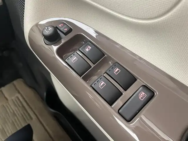 ダイハツ ムーヴ キャンバス X メイクアップ リミテッド SAⅢ 千葉県 2019(平31)年 2.6万km パールホワイトⅢ/ナチュラルベージュマイカメタリック 2トーン 禁煙車/スマートアシストIII/・衝突回避支援ブレーキ/・衝突警報機能/・オートハイビーム/・先行車発進お知らせ機能/・車線はみ出し警報/・誤発進抑制機能/・エマージェンシーストップシグナル/両側パワースライドドア/純正8インチナビ/Bluetooth/フルセグ/CD/DVD/アラウンドビューモニター/LEDオートライト/オートハイビーム/アイドリングストップ/USBポート/プッシュスタート/純正フロアマット