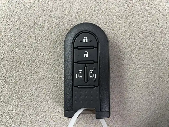 ダイハツ ムーヴ キャンバス X メイクアップ リミテッド SAⅢ 千葉県 2019(平31)年 2.6万km パールホワイトⅢ/ナチュラルベージュマイカメタリック 2トーン 禁煙車/スマートアシストIII/・衝突回避支援ブレーキ/・衝突警報機能/・オートハイビーム/・先行車発進お知らせ機能/・車線はみ出し警報/・誤発進抑制機能/・エマージェンシーストップシグナル/両側パワースライドドア/純正8インチナビ/Bluetooth/フルセグ/CD/DVD/アラウンドビューモニター/LEDオートライト/オートハイビーム/アイドリングストップ/USBポート/プッシュスタート/純正フロアマット